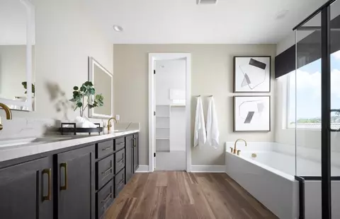 Bath - 1521 Kauffman St, Perris, CA 92571 photo 1 of 1