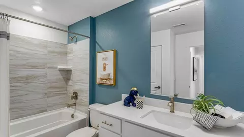 Bath - 801 Trumpet Ln, Windsor, CO 80550 photo 4 of 4
