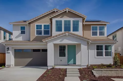 2441 Cinnabar Dr, Fairfield, CA 94533