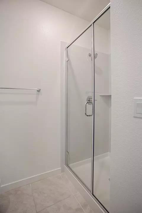 Bath - 2441 Cinnabar Dr, Fairfield, CA 94533 photo 2 of 17
