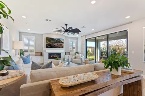 Living - 2441 Cinnabar Dr, Fairfield, CA 94533 photo 7 of 9