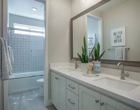 Bath - 2441 Cinnabar Dr, Fairfield, CA 94533 photo 11 of 17