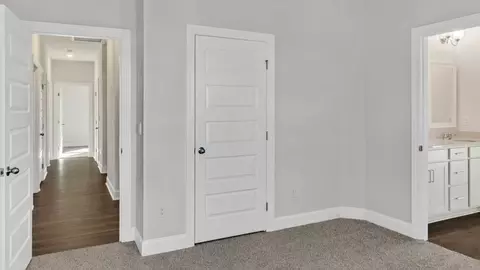 Entry Way - 7045 Regency Ln SE, Gurley, AL 35748 photo 3 of 12