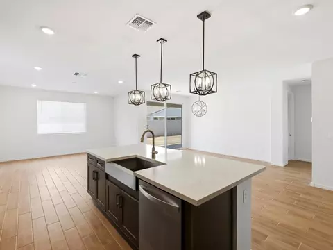 Kitchen - 291 W Rock Needle Trl, Apache Junction, AZ 85120 photo 5 of 6