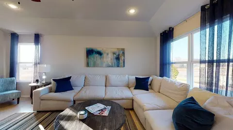 Living - 812 Camden Loop, Calera, AL 35040 photo 2 of 3
