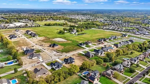 View/Area - 4914 Aspen Dr, Hamilton, OH 45011 photo 6 of 11