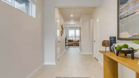 Entry Way - 3774 SW Eleven Mile Ave, Gresham, OR 97080 photo 2 of 4