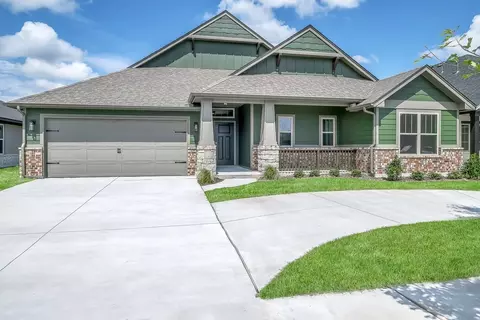 Exterior - 16140 Tall Grass Dr, Moore, OK 73170 photo 6 of 11