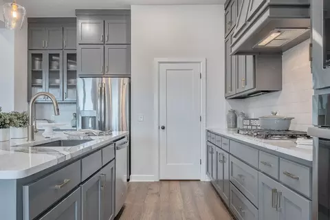 Kitchen - 16140 Tall Grass Dr, Moore, OK 73170 photo 7 of 8