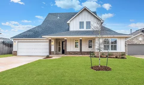 Exterior - 16140 Tall Grass Dr, Moore, OK 73170 photo 7 of 11