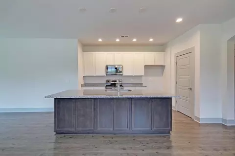 Kitchen - 732 8th Ave N, Myrtle Beach, SC 29588 photo 2 of 6