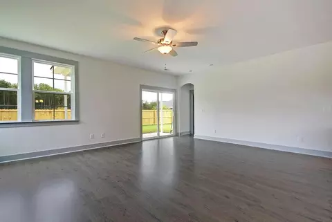 Living - 732 8th Ave N, Myrtle Beach, SC 29588 photo 4 of 6