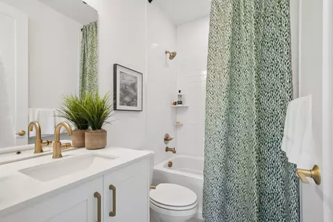 Bath - 18923 99th Pl NE, Bothell, WA 98011 photo 6 of 6