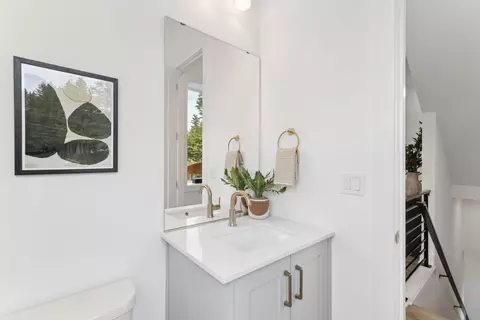 Bath - 18923 99th Pl NE, Bothell, WA 98011 photo 3 of 6