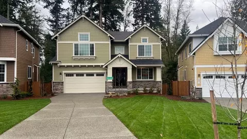 6520 213th Ave Ct E, Bonney Lake, WA 98391
