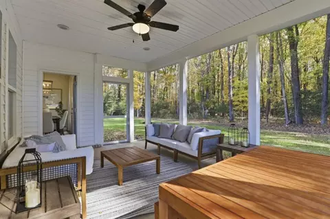Exterior - 1102 Wharf Hill Dr, Smithfield, VA 23430 photo 11 of 15