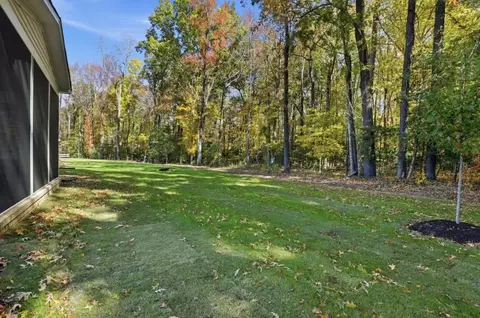Exterior - 1102 Wharf Hill Dr, Smithfield, VA 23430 photo 14 of 15