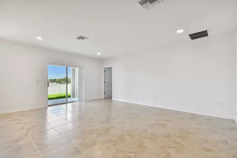 Living - 4969 Eagle Rock Dr, Wimauma, FL 33598 photo 1 of 2