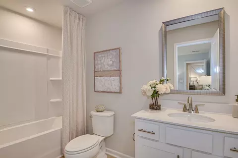 Bath - 3820 Alligator Rd, Florence, SC 29501 photo 5 of 7