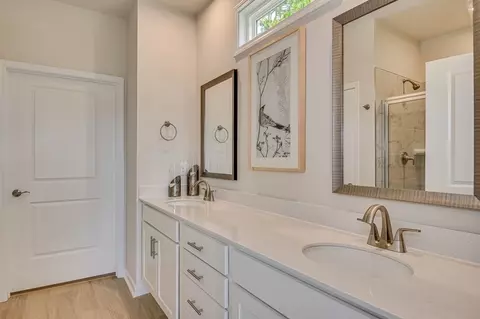 Bath - 3820 Alligator Rd, Florence, SC 29501 photo 3 of 7