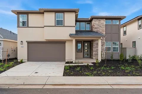 2032 Lazy Day Ln, Roseville, CA 95747