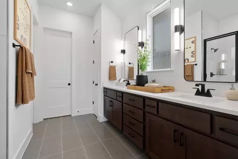 Bath - 1816 Willow Bean Dr, Georgetown, TX 78628 photo 7 of 8