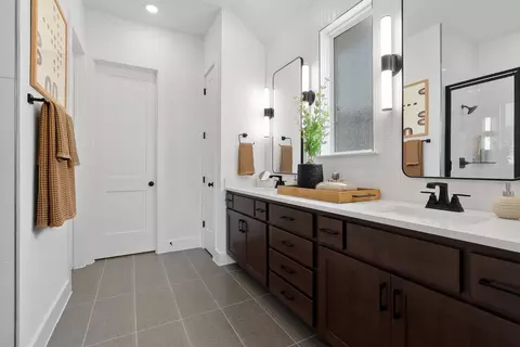 Bath - 1816 Willow Bean Dr, Georgetown, TX 78628 photo 3 of 8