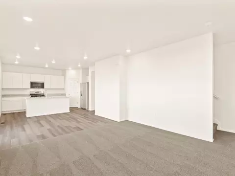6691 Roundtail Way, Colorado Springs, CO 80925