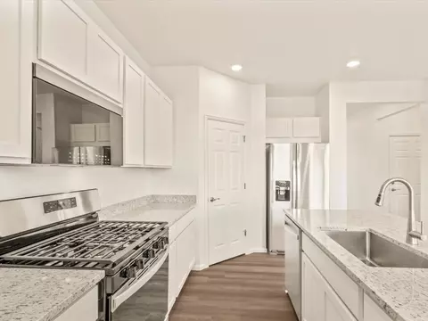 6691 Roundtail Way, Colorado Springs, CO 80925