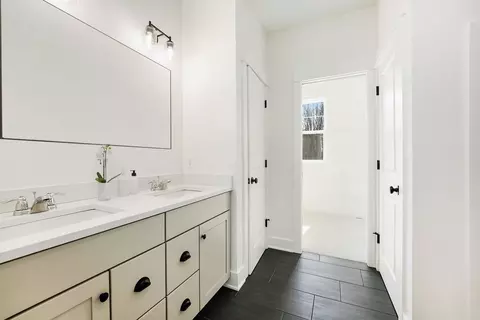 Bath - 10883 Verdant Dr, Allendale, MI 49401 photo 3 of 5