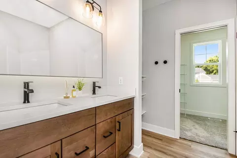 Bath - 10883 Verdant Dr, Allendale, MI 49401 photo 5 of 5