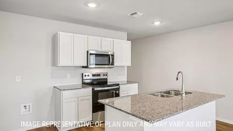 Kitchen - 2006 Alameda St, Temple, TX 76501 photo 1 of 5