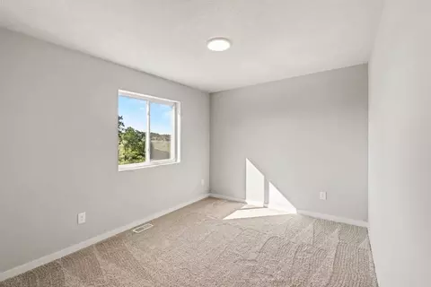 Bedroom - 13875 Kaleidoscope Dr, Dewitt, MI 48820 photo 3 of 11