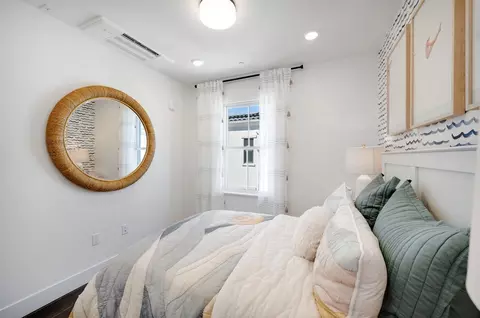 Bedroom - 2112 Latham St, Mountain View, CA 94040 photo 16 of 33