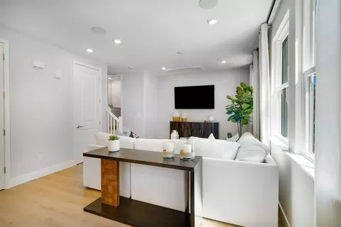 Entry Way - 2112 Latham St, Mountain View, CA 94040 photo 2 of 4