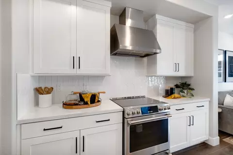 Kitchen - 2112 Latham St, Mountain View, CA 94040 photo 4 of 26