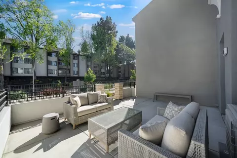 Exterior - 2112 Latham St, Mountain View, CA 94040 photo 8 of 9