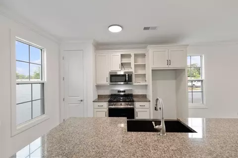 Kitchen - 370 Kempton Ln, Dalton, GA 30721 photo 1 of 6