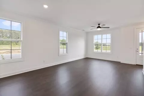 Living - 370 Kempton Ln, Dalton, GA 30721 photo 1 of 4
