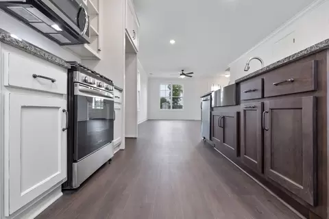 Entry Way - 370 Kempton Ln, Dalton, GA 30721 photo 1 of 3