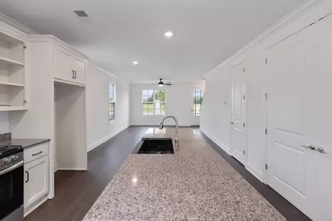 Entry Way - 370 Kempton Ln, Dalton, GA 30721 photo 2 of 3