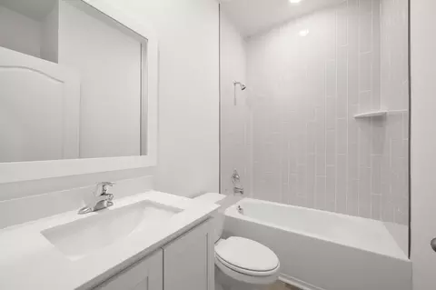 Bath - 13390 Tula Loop, Astatula, FL 34705 photo 2 of 2