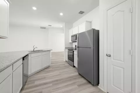 Kitchen - 13390 Tula Loop, Astatula, FL 34705 photo 2 of 3
