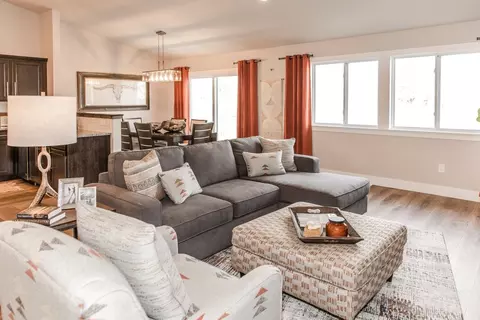 Living - Ridgetop Circle, Kalamazoo, MI 49009 photo 2 of 4
