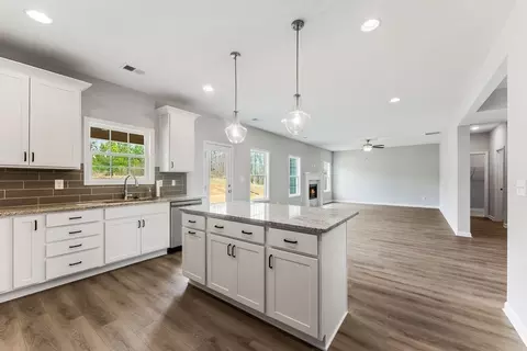 Kitchen - 102 Beaver Creek Way, Lagrange, GA 30241 photo 5 of 5