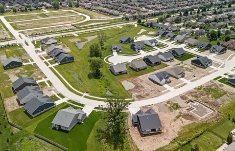 View/Area - 20861 E Kilburn Dr, Macomb, MI 48044 photo 3 of 6