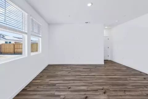 Living - 628 Riley Ave, Chowchilla, CA 93610 photo 2 of 3
