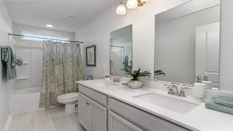 Bath - 154 Bantry Ln, Conway, SC 29526 photo 3 of 4