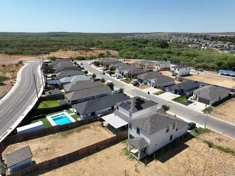 View/Area - 6016 Servando Dr, Laredo, TX 78046 photo 7 of 14
