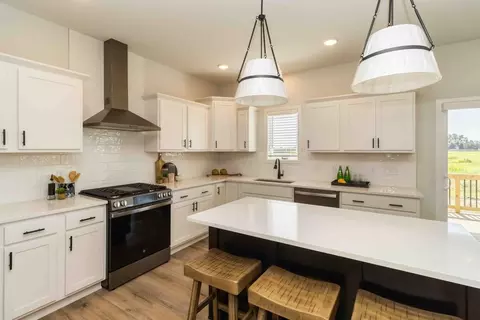Kitchen - White Oak Ln, Granger, IA 50109 photo 3 of 3